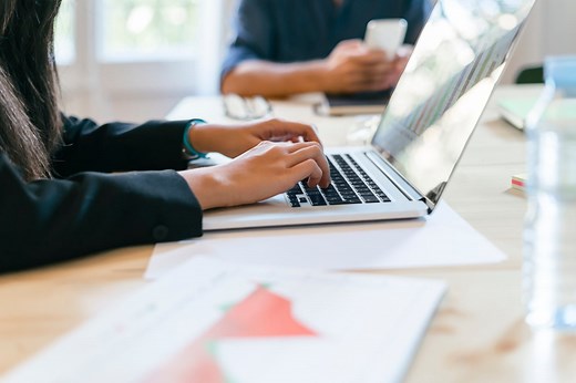 新年の挨拶メールはいつまでに送るのがマナー？感じの良いメール文例 [ビジネス文書] All About