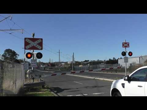 Level Crossing, Unanderra (Princes Hwy) NSW, Australia.