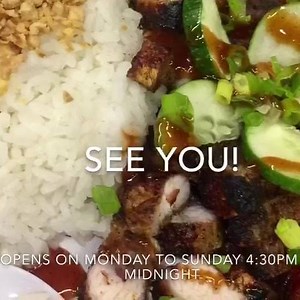 All I want for Christmas is food! 🎵 WIN over 4000 worth of food! 🤗 LIKE & SHARE this video for a chance to win PARTY NG BARKADA! Your barkada will have the chance to win Whole LECHON ROLL plus LiempoQ Meals for everyone! Drinks on us! And extra rice too! 😄 Spread the LiempoQ revolution! Only at Boxedupdavao! The Lucky Barkada will be announced on December 28, 2017 (8pm) Our awesome neighbors are also worth your foodie visit! Chinese Box / Thai Express / Melt / Hav Sambal-U / Baba Ganoush Keba