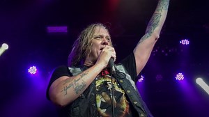 Watch SEBASTIAN BACH Perform SKID ROW's 'Slave To The Grind' Album In New Haven