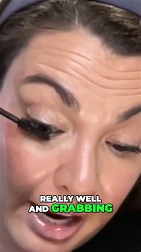 Perfect Lashes: Easy Mascara Application Tutorial! #shorts