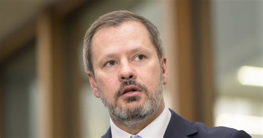 'Save the CSIRO': Union calls on Husic to intervene in job cuts