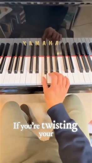 Jazer Lee on Instagram: "In this quick tip, I’ll show you a simple technique that helps build speed, accuracy, and fluidity, even if you're still learning! Perfect for beginners and intermediates looking to level up their scale playing. ✅ Try it out and feel the difference! 👇 Let me know in the comments how it works for you! #PianoChallenge #PianoTips #PianoFun #MusicianHumor #PianoFun #fyp #LearnPiano #JazerLee #Chords #Scales"