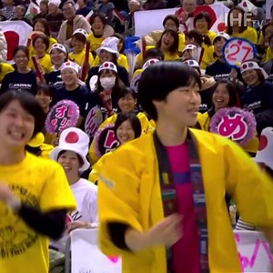 Sweet moments which shall never be forgotten in Kumamoto 🤗. Japan 🇯🇵 finished their home World Championship campaign with a great win 37:20 against Romania 🇷🇴 today. Enjoy the best moments of their last victory in front of their fans in Park Dome #Japan2019 #handinhand | International Handball Federation