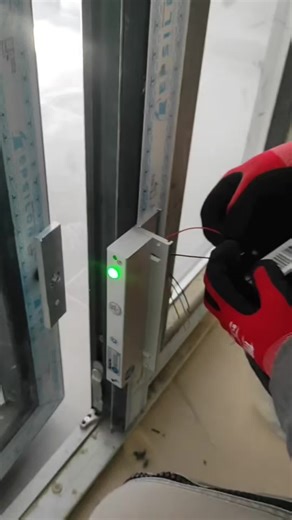 Електромагнітний замок для офісних дверей