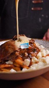 8.1K views · 36 reactions | Avis à tous les amoureux de la poutine! La Semaine de la Poutine arrive du 1er au 7 février 2025... et on a besoin de VOUS pour choisir les meilleurs restos! Qui voulez-vous voir dans la compétition?  __ Attention all poutine lovers! La Poutine Week is coming from February 1st to 7th, 2025... and we need YOU to help choose the best restaurants! Who do you want to see in the competition?  | La Poutine Week | Facebook