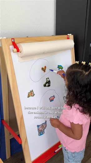 My top 3 easy art easel activities! 🙌🏽 so simple and keeps her entertained! #toddlerlife #prek #craftsforkids #momlife #fblifestyle | Yaneliramirezg