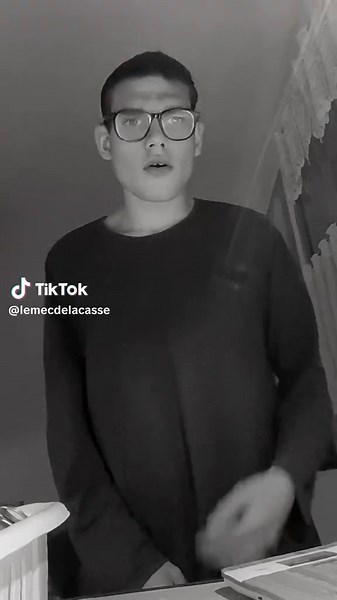 Chanson Émotionnelle Multilingue sans Paroles