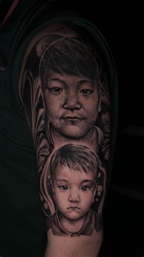 RAIN TATTOO on Instagram: "#brother #halfsleevetattoo #tattooart #potrait"