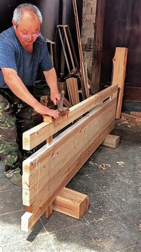 Traditional Woodworking: How to Use a Wooden Hand Plane