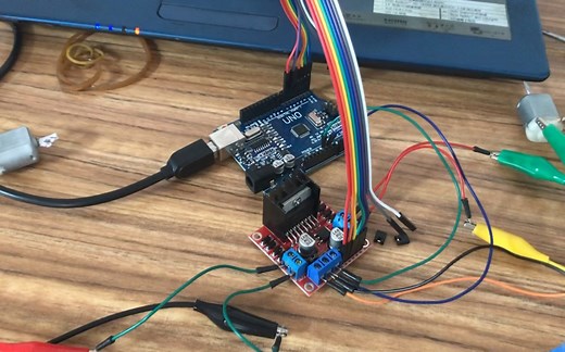 arduino UNO 连接L298N驱动两个电机转动