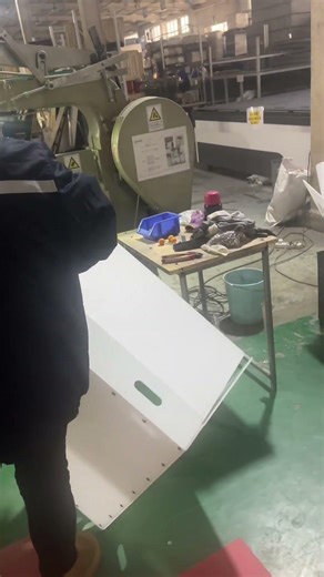 Still using cardboard boxes in cold storage?They get wet, weak and damaged easily .