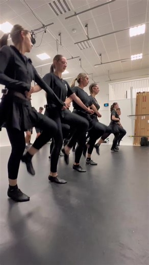 Traditional Serbian Folk Dance Performance | Proba