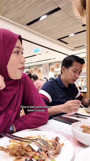 Happy Birthday My Husband @Amerrr©️ ❤️ Terima lah hadiah yg tak seberapa dr isterimu ini.Apalah sgt kalau nk dibandingkan apa yg awk dh bagi sy selama ni🥺 Ini je yang mampu saya hadiahkan🥰