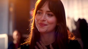 Dakota Johnson protagoniza una de las primeras películas que reabrirán los cines, 'Personal assistant'