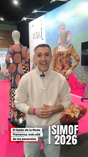 Sevilla Magazine on Instagram: "#NOTICIA Hasta el domingo tenemos las puertas del Palacio de Congresos y Exposiciones de Sevilla abiertas para disfrutar no solo de las mejores pasarelas flamencas en su Salón Internacional de Moda sino de una zona comercial en la que contamos con un universo de complementos, mantoncillos, últimas tendencias de peluquería y maquillaje y un área de restauración en la que pasar el mejor tardeo. Ser parte de la Generación SIMOF está más a tu alcance que nunca. Te lo 