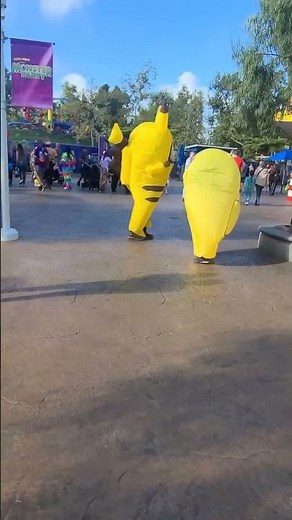 Papaya Minions Song by Miguel Angel Flores (Pikachu and Minion) #trending #funny #halloween