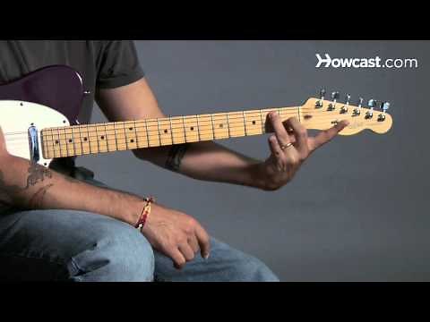 How to Play an E7 Barre Chord | Guitar Lessons