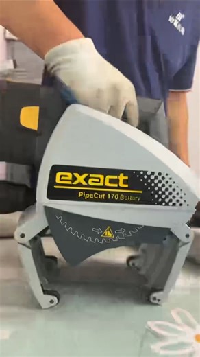 The EXACT 170 pipe cutter is compact light weight and easy to carry.