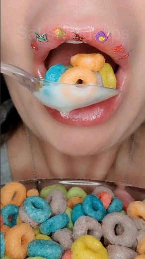 ASMR Satisfying Eating Fruit Loops 🍇🍓🍏🥣 #asmr #fruitloops #satisfyingsounds