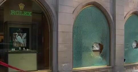 6 charged in Rolex store smash-and-grab robbery on Mag Mile