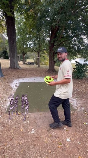 🎃 Happy Halloween 🎃 Hole 1 at USDGC. What are you throwing to start your round at this legendary course? I went with my @hooligandiscs Cash This is my “Evil” Cash that was dyed by my dad @billborzick . Easily my favorite disc in the bag with that dye. Went straight in the bag. —————————————————————————— How to support me this season! @gatewaydiscsports Code: Borzick10 on the Gateway website Signature series discs -NXT Glo Ether (12 • 6 • -1 • 2) -NXT Karma (5 • 6 • 0 • 2) @cardinaldiscgolf Cod