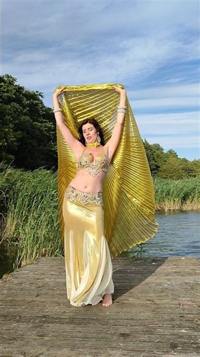 Belly dance with Isis Wings #bellydancer #DanzaDelVientre #GHazala الرقص الشرقي