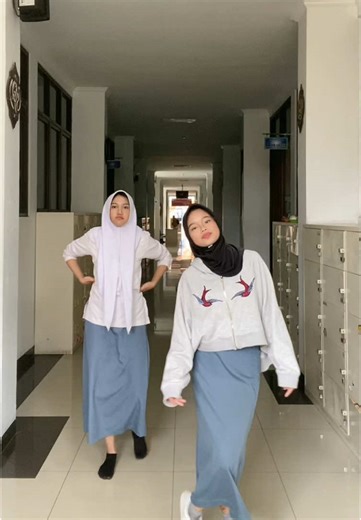 Synchronized School Dance Performance in Uniforms