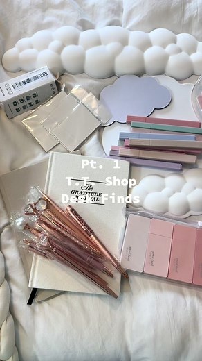 Desk Finds pt. 1 #asmr #asmrsound #asmrsounds #deskdecor #deskfinds #cloudmousepad #mousepad #homedecor #cloud #desksetup #desktour #deskaesthetic