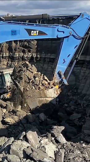 37K views · 1.4K reactions | #megamachineschannel #megamachines #catexcavator #caterpillarexcavator #digger #diggers #earth #soil #mining #miningequipment #coal #catequipment #machines #caterpillar #cat345c #caterpillar345c #truck #trucks #construction #heavyequipment | Mega Machines Channel | Facebook