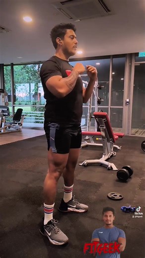 correct your squats - workout hacks 06 #fitgeeksl #srilankan_tik_tok🇱🇰 #fitnesstips #workouttips #malaysia #මැලේසියා_අපි🇱🇰🇲🇾🔥 #සින්හලෙන් #supliments #weightgian #workoutmotivation #fitgeekfamily #squats #squatsworkout #legsworkout #legsday #gym | FitGeek