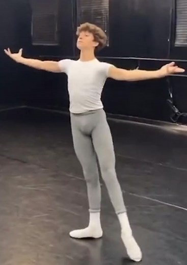 Sammy Fine Recreate Scene with Akira-Araya.com