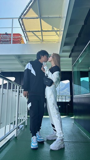 とも♡ダイエット　美容♡ on Instagram: "クロノスの新作のセットアップが 可愛すぎて♡♡♡ ペアでgetしちゃいました @cronos_apparel_hiroshima サイズ感 参考になれば嬉しいです❤︎ #ペアルックス#モノトーン#セットアップ#setup#monotone#アクティブ#カップル #お揃いコーデ#cronos #トレーニングウェア"