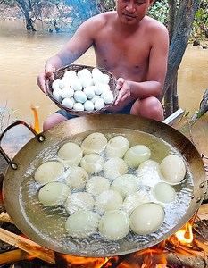 This looks awesome yummy balut eggs😋 | Saruon Primitive Cooking