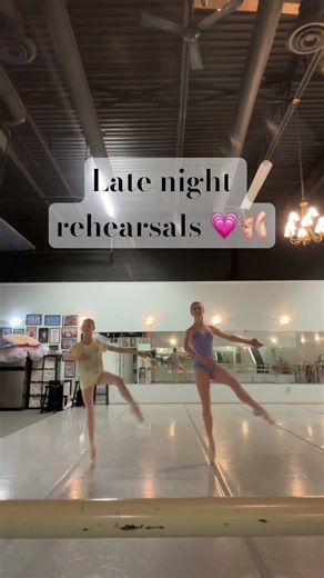 Just a quick fun trend ✨ #ballet #practice #dance #dancer #pointeshoes #pointe #rehearsal #fyp