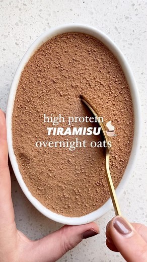 Bailey Campbell | Kelowna Foodie on Instagram: "A case of the Monday’s calls for extra caffeine and one of my most viral recipes - High Protein Tiramisu Overnight Oats ☕️ Super easy, high in protein, and the tastiest breakfast to give you a little pep in your step in the morning! What could be better????? INGREDIENTS YOU NEED - Gluten free oats Chia seeds Protein powder - I used @pescience Gourmet Vanilla - use code BAILEY at checkout to save $$ on all products Almond milk Espresso or coffee Pla