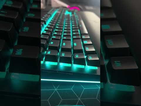 This Keyboard Changes Colors Like Magic!