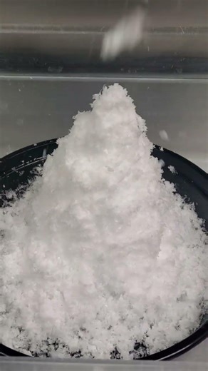 It's not snowing outside but it's snowing inside at Alien Cow Flavored Sno!!