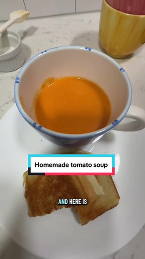 Easy Homemade Tomato Soup Recipe for Dinner