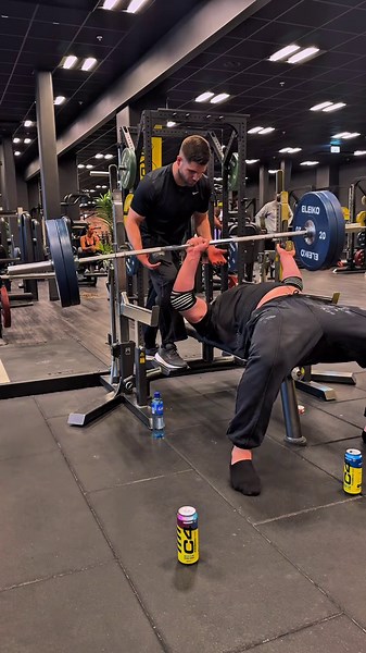 Nah way to easy🤣 #motivation #fullstack #strength #challenge #benchpress