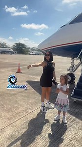 28K views · 258 reactions | En flow de arriba , abajo @raphypina , en el aeropuerto de camino a PR con su esposa @nattinatasha y su princesita “Vida Isabelle” ¿Qué te parece? Más en @reconocidostv | Reconocidos Net | Facebook