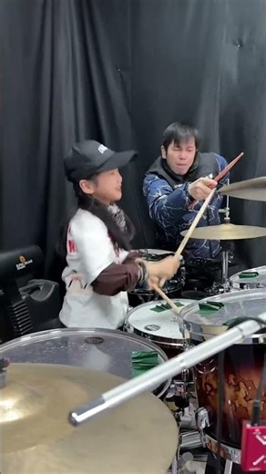 I wasn’t ready for this 😳🔥 #music #drumkit #drumming #드럼과스틱