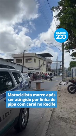 Diario de Pernambuco on Instagram: "Um motociclista que trabalhava como entregador morreu na manhã desta sexta-feira (19) vítima de um corte causado por linha de pipa com cerol no bairro de Dois Unidos, na Zona Norte do Recife. A vítima foi identificada como Gabriel Henrique Costa, 22 anos. Segundo informações da Polícia Militar, ele estava seguindo para fazer uma corrida quando foi atingido pela linha com cerol. O veículo não tinha antena de proteção. Ainda de acordo com a PM no local do aciden