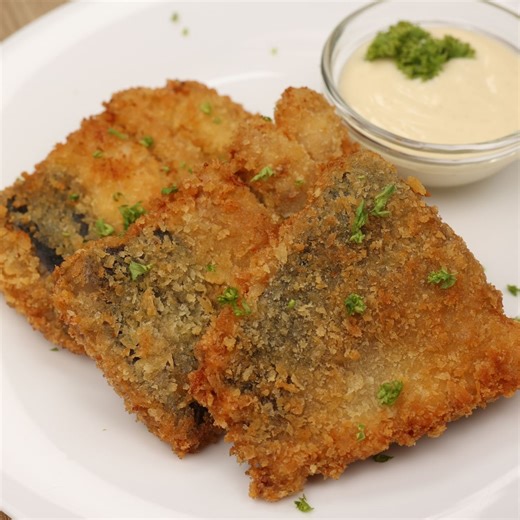 Crispy Bangus Belly Recipe Ingredients: 470 grams Bangus / Milk Fish 2 & 1/2 teaspoon Garlic Powder 1 Tablespoon Sugar 1/2 Cup All Purpose Flour Bread Crumbs 1 Piece Egg 4 Pieces Calamansi Juice 3 Tablespoon Liquid Seasoning 5 Cloves Garlic 1 Tablespoon All Purpose Cream 80 ml Mayonnaise 1/2 teaspoon Vinegar Black Pepper Salt | FriendCheap Menu