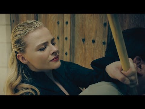 Woman Effortlessly Beats Up And Strangles Man To Death