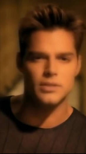 Ricky Martin - Vuelve (Full Song)