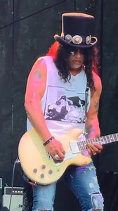 Slash live 2024 (SERPENT Festival) 🤘🎩🌎 #slash #swareels #slashsbluesball | Guns n' f 'n Roses.It - Nightrain Italia Fanpage