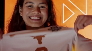 'Buckle Up' — Texas and Louisville face off in the 2022 women's volleyball championship