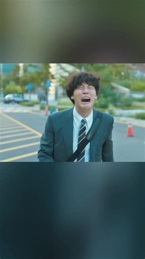 After losing his memory, the man mistakenly believed himself to be a murderous fiend, with his boss becoming his first target.