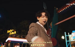【BTS】「双语字幕」Dynamite‘伴着放克灵魂乐 随光照耀整座城市 所以 我如炸药般瞬间爆发’